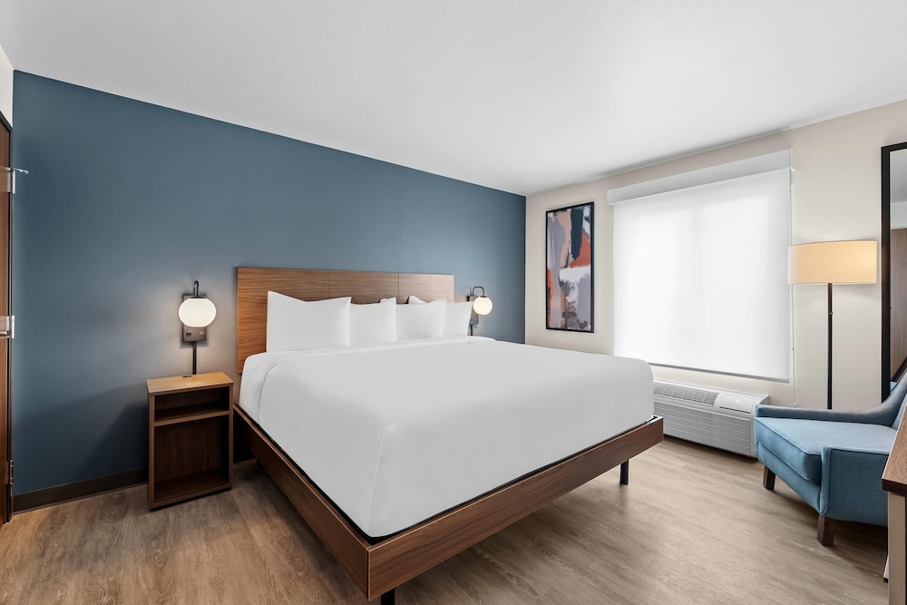 Suite, 1 King Bed, Non Smoking (Upgrade)