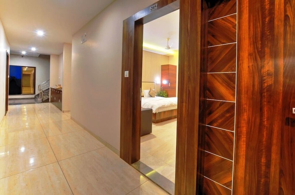 Deluxe Room - Photo 4