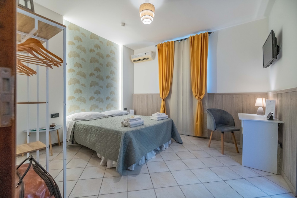 Comfort Room, Non Smoking, Ensuite - Photo 1