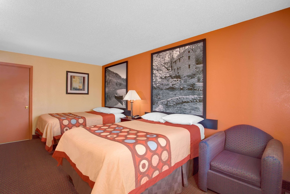 Room, Accessible photo 1