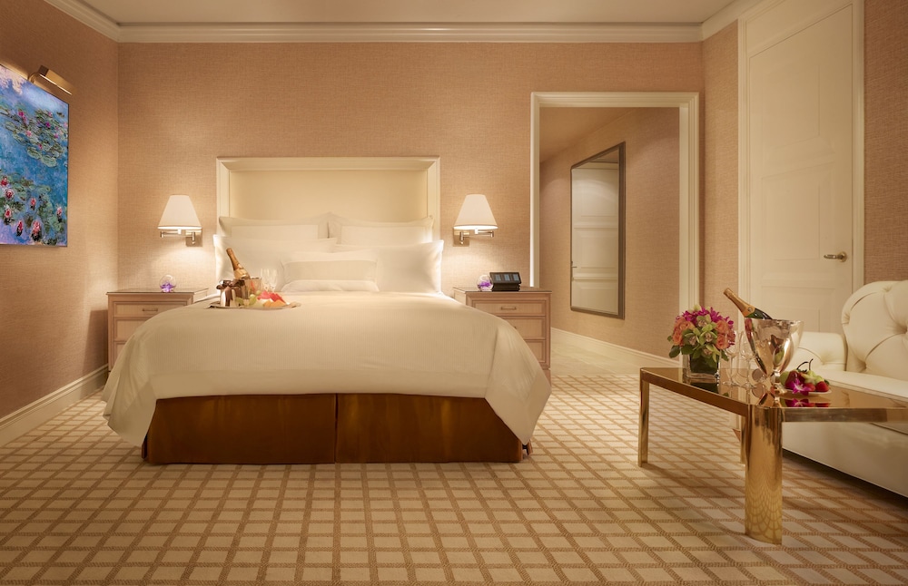 Grand Deluxe Room Lake photo 3