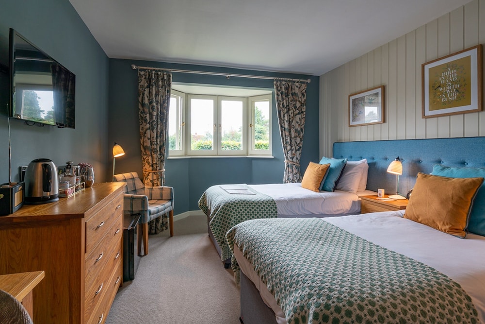 Superior Twin Room, Ensuite photo 3