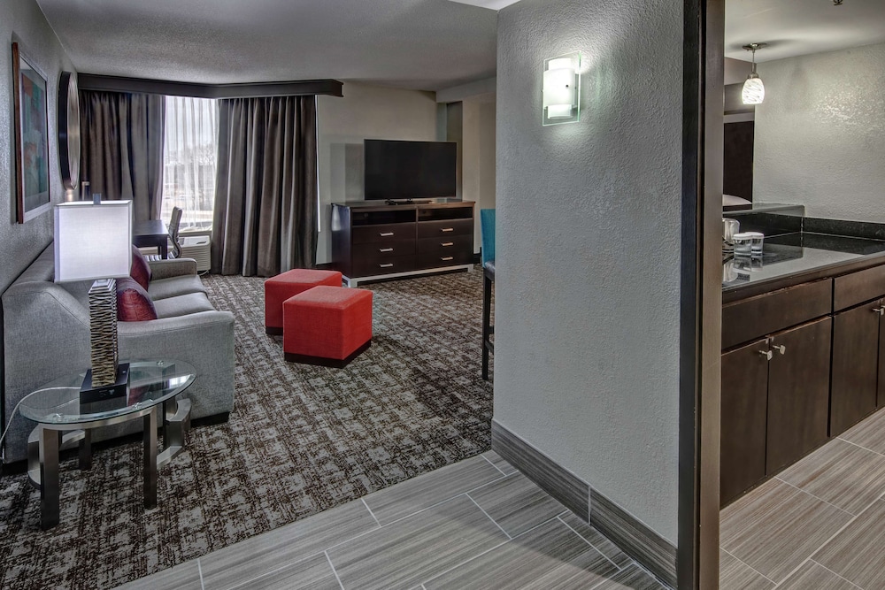 Junior Suite, 1 King Bed, Non Smoking - Photo 4