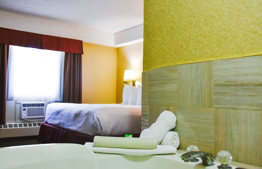 Executive Room, 1 King Bed With Sofa Bed, Smoking, Jetted Tub photo 3