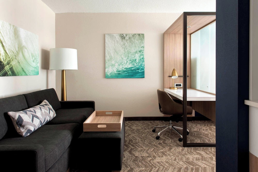 Deluxe Suite, Hot Tub - Photo 5