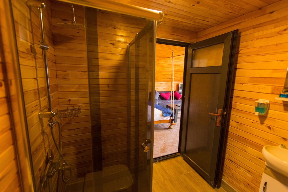 Design Room, Multiple Beds, Non Smoking, Pool View