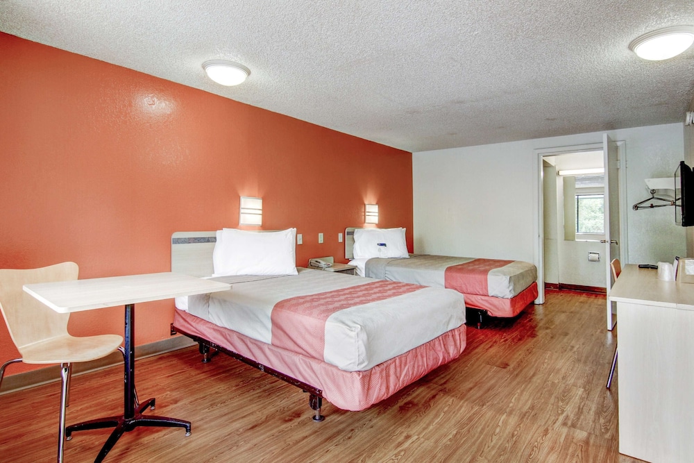 Deluxe Room, 2 Double Beds, Non Smoking, Refrigerator & Microwave