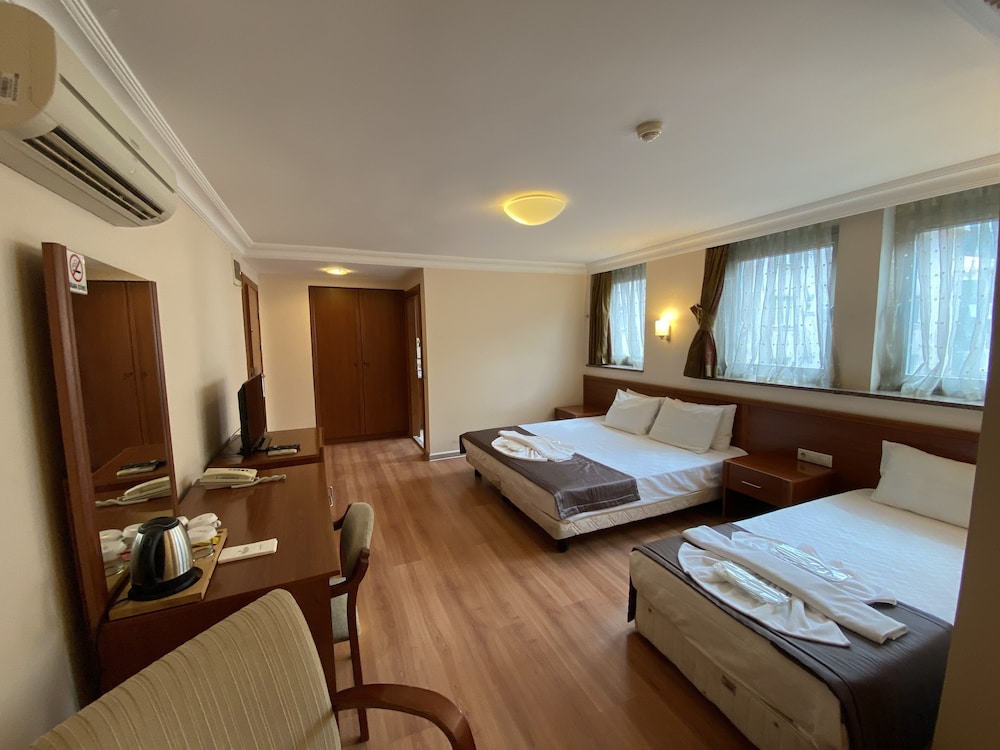 Superior Triple Room, Non Smoking, City View photo 1