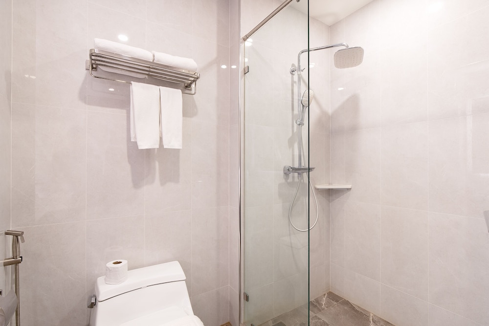 Premium Twin Room - Photo 2