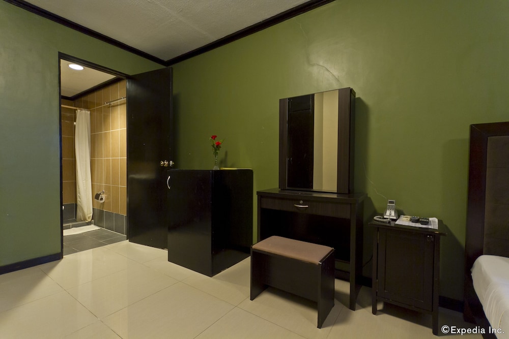 Suite, 1 King Bed photo 3