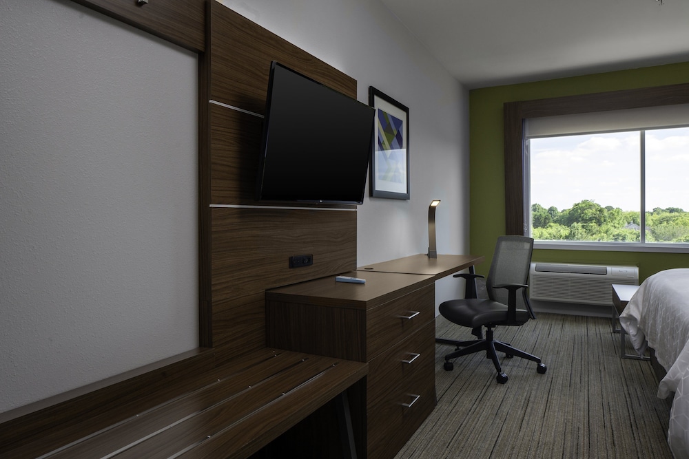 Room, 1 King Bed with Sofa bed, Accessible Bathtub (Communications, Mobility) - Photo 2