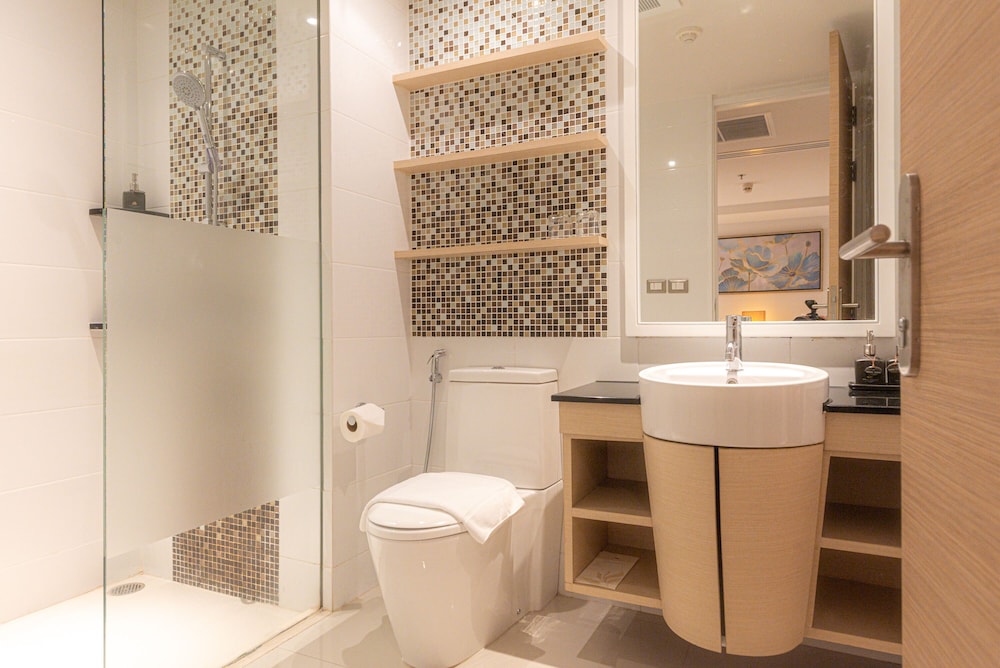 Executive Deluxe Suite - Free Suvarnabhumi Airport Transfer - Photo 11