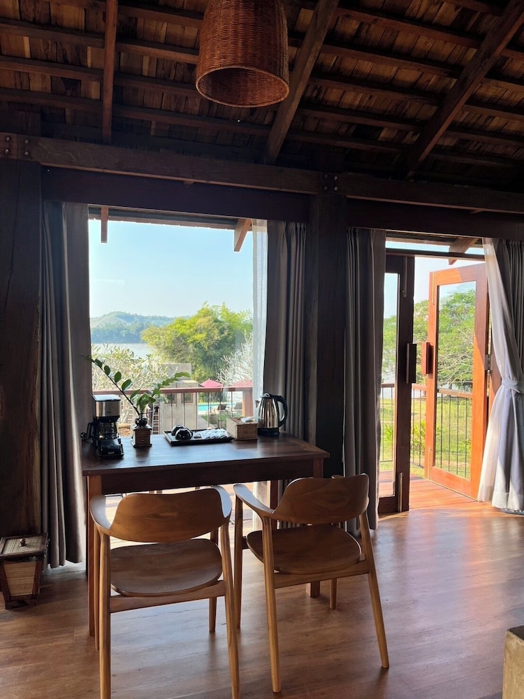 Suite, Lanai, River View photo 1
