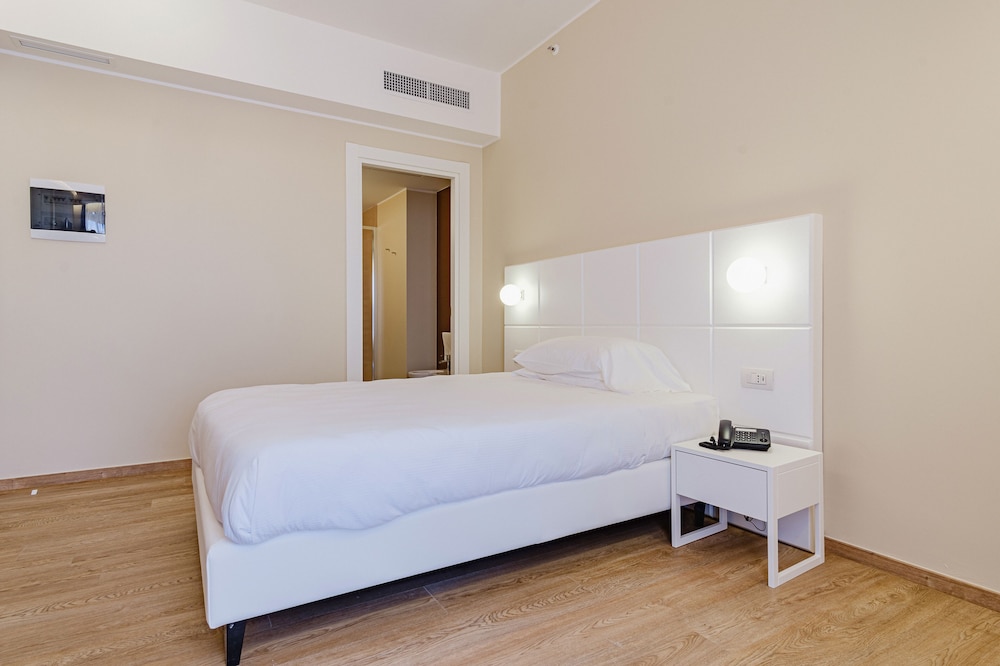 Classic Room, 1 Large Twin Bed - Photo 3