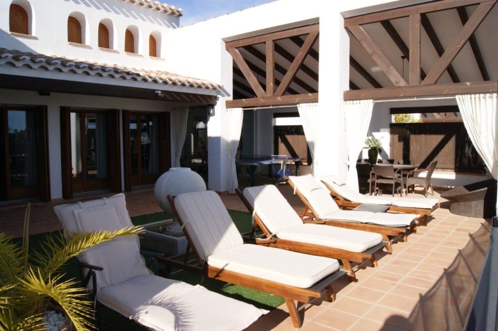 Villa (4 habitaciones)