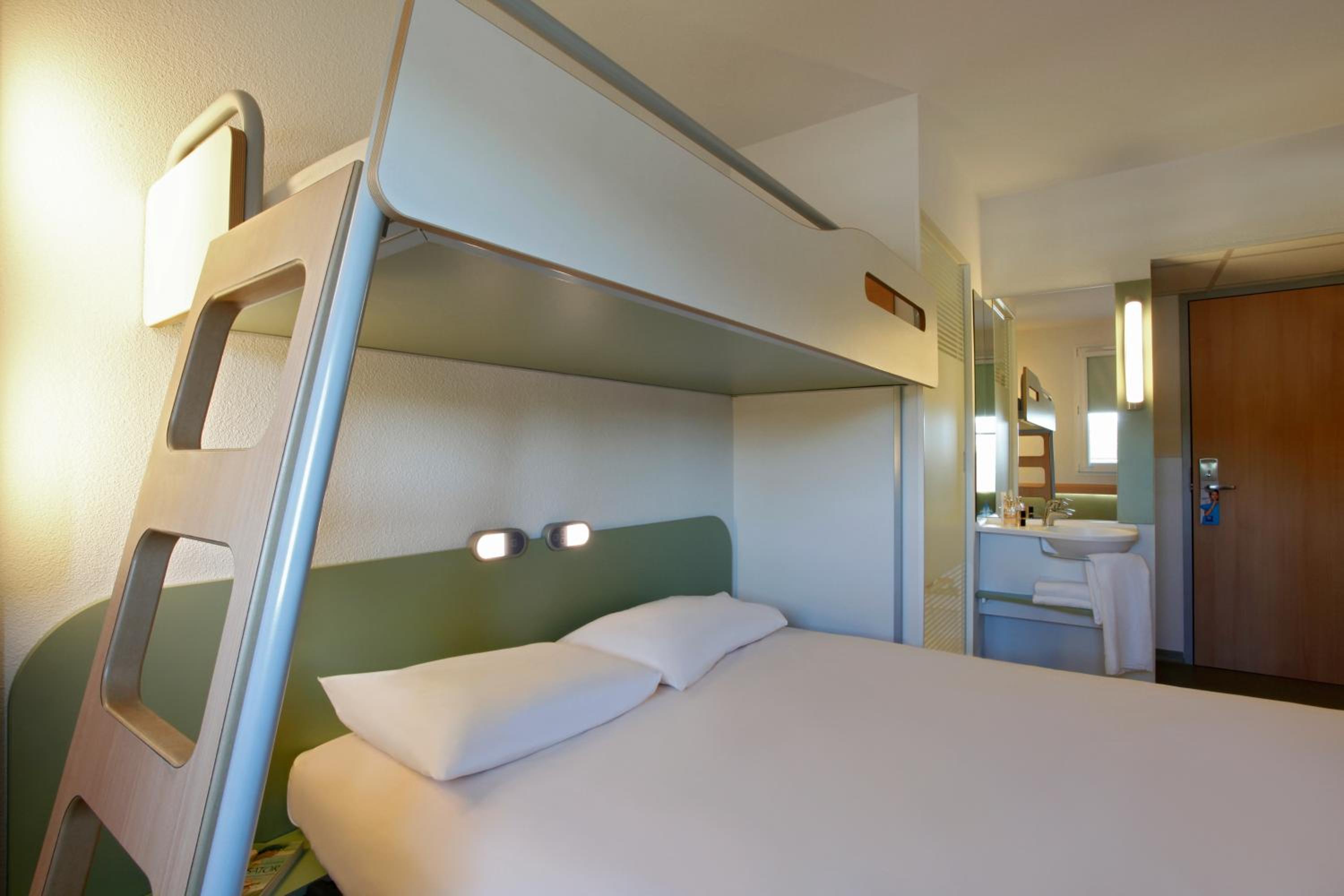 Standard Triple Room photo 3