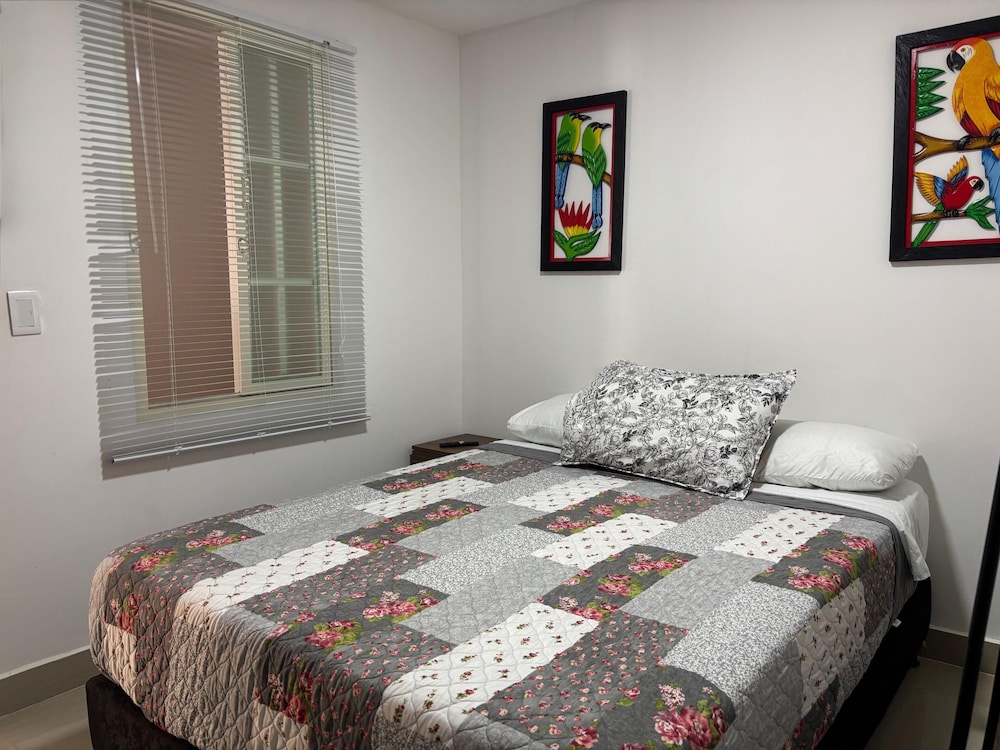 Family House, Multiple Bedrooms, Kitchen, Mountain View photo 3