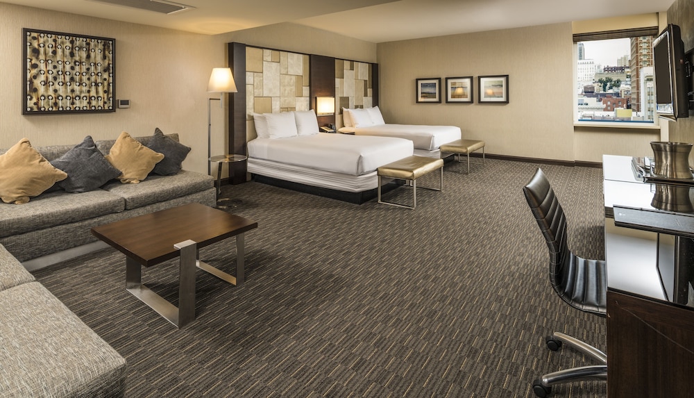 Junior Suite 2 Beds Mobility/Hearing Access Roll-in Shower