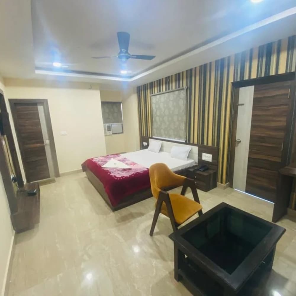 Luxury Room, Balcony, Hill View