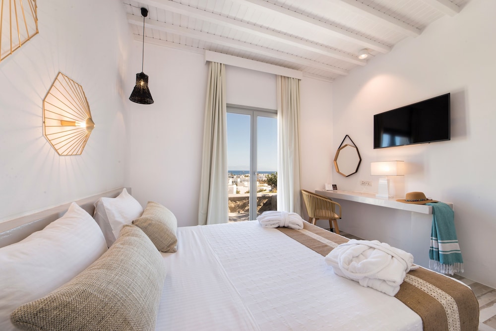 Deluxe Suite, Sea View photo 3