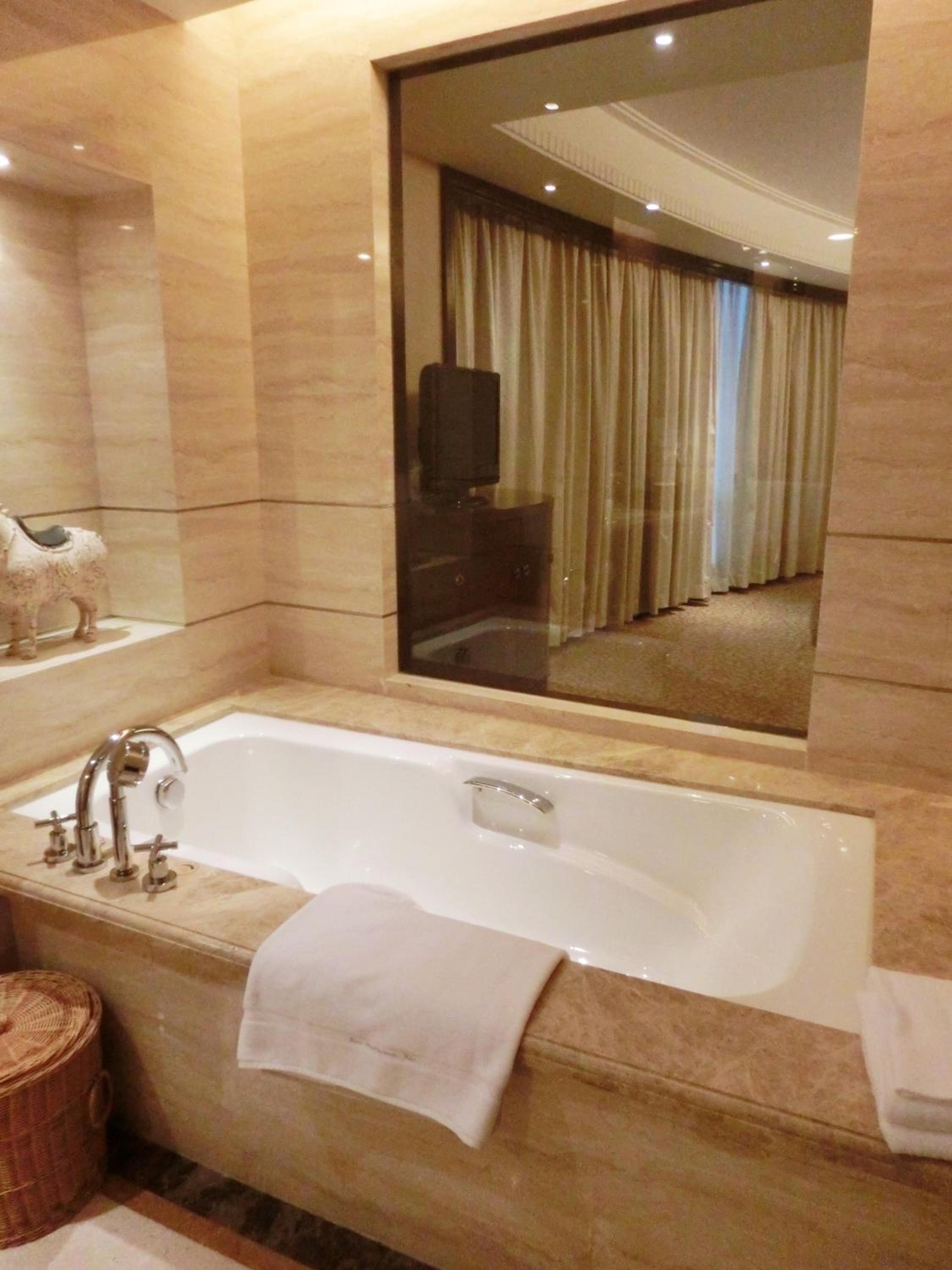 Deluxe King Room photo 3