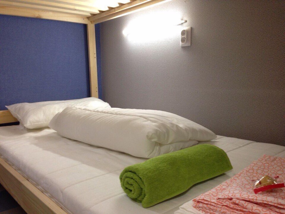 Shared Dormitory, Mixed Dorm (1 bed in 4 person dorm) photo 2