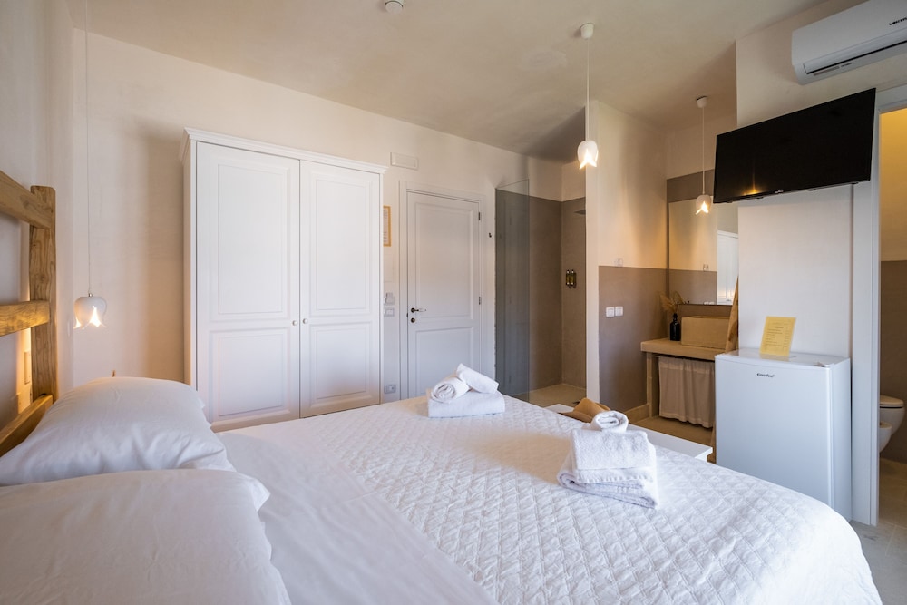 Standard Room - Photo 7