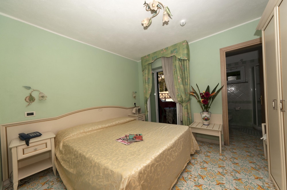 Superior Double or Twin Room - Photo 1