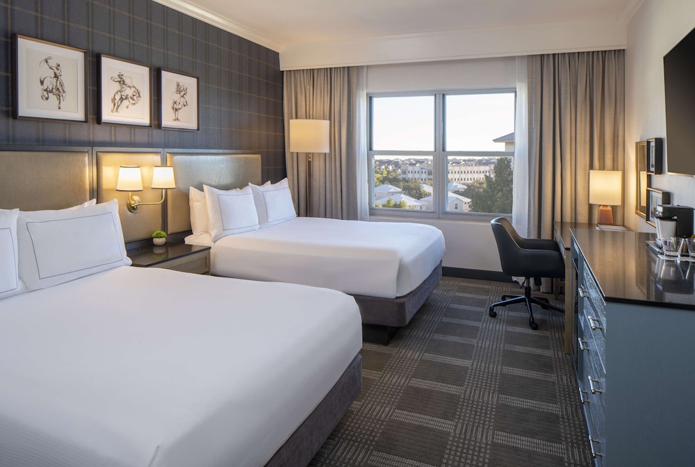 Room, 2 Queen Beds, Courtyard View - Photo 2