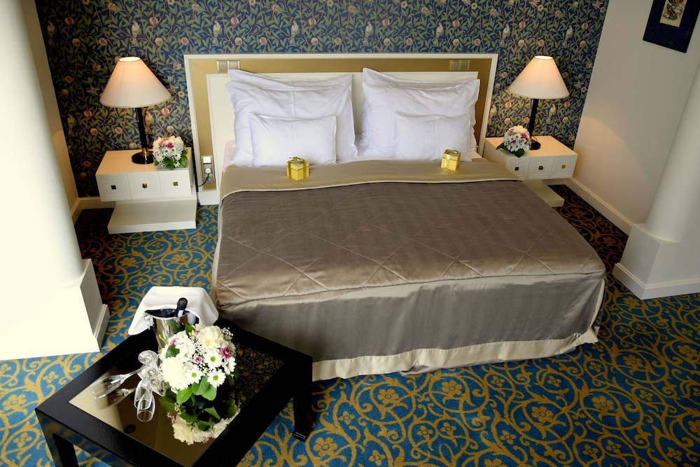 Savoy Suite with Terrace - Photo 15