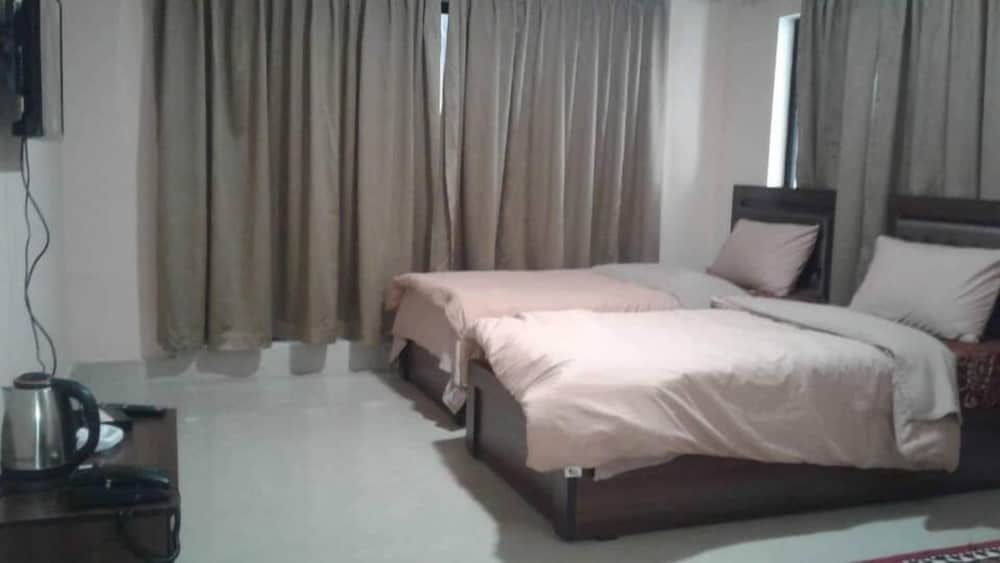 Double or Twin Room, 2 Twin Beds photo 1