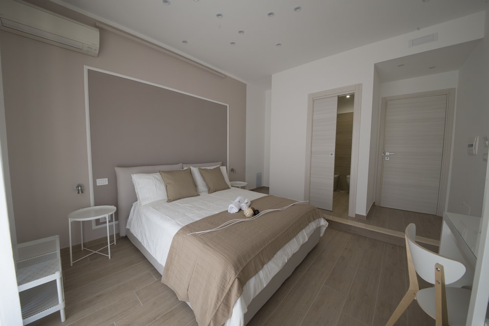 Superior Double Room, Partial Sea View photo 2