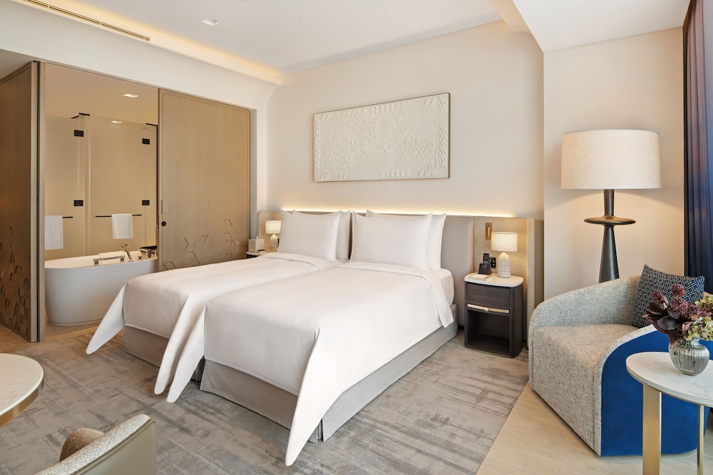 Deluxe Room, 1 King Bed - Complimentary Lagoon Access photo 1
