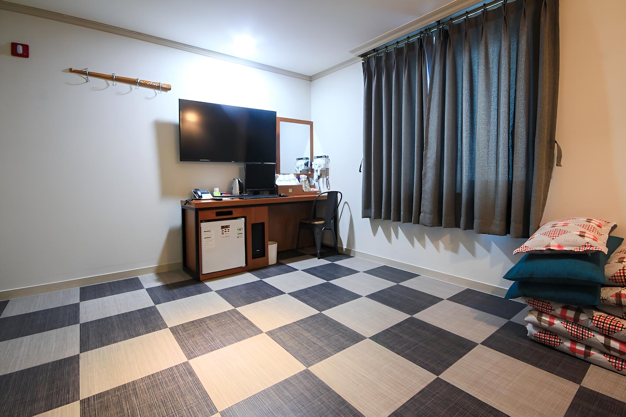 Room (Ondol (room inspection and regular di) photo 1