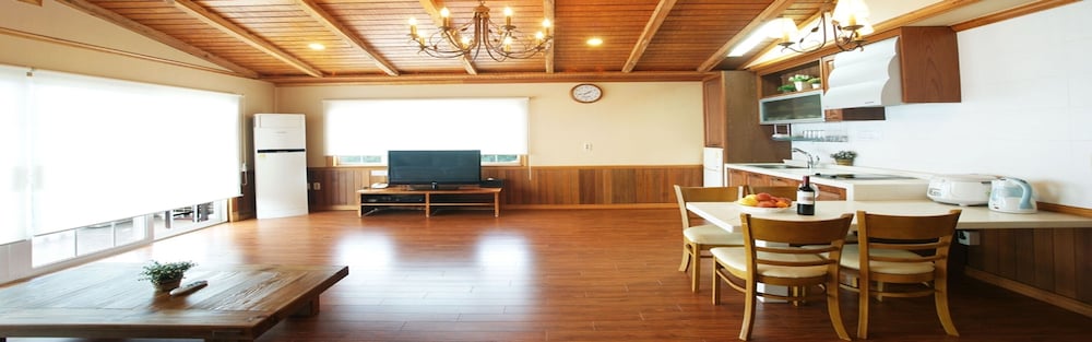 Royal Suite - Photo 7