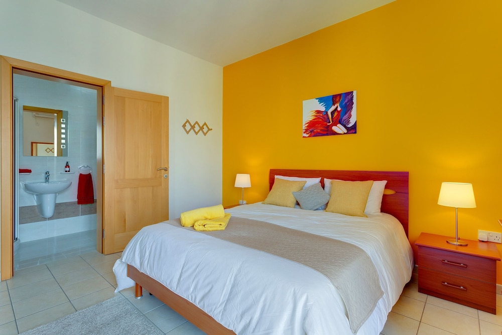 Apartment (2 Bedrooms)