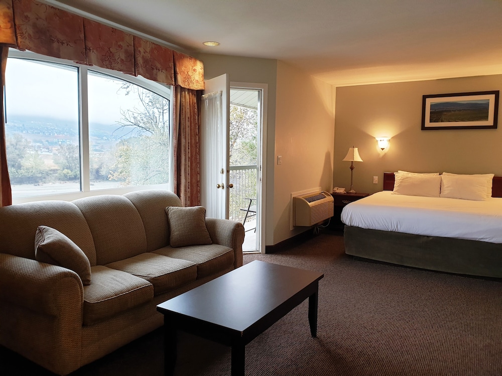 Suite, 1 King Bed, Jetted Tub, River View - Photo 5