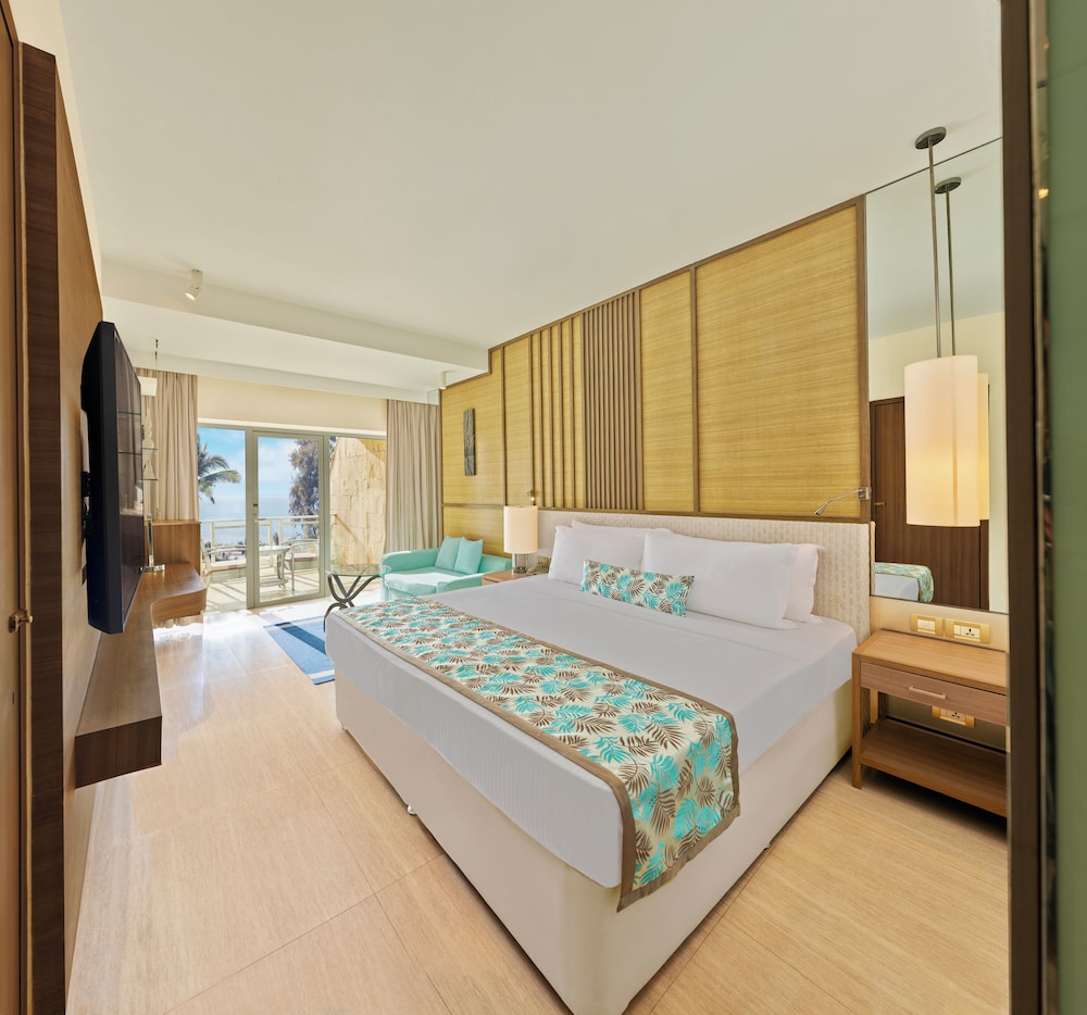 Premium Room, Balcony, Beach View - Photo 2
