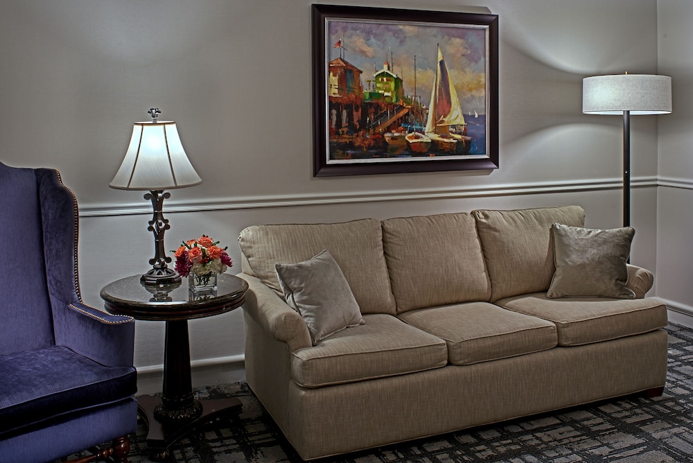 Junior Suite, 1 King Bed with Sofa bed (Newport Premier)