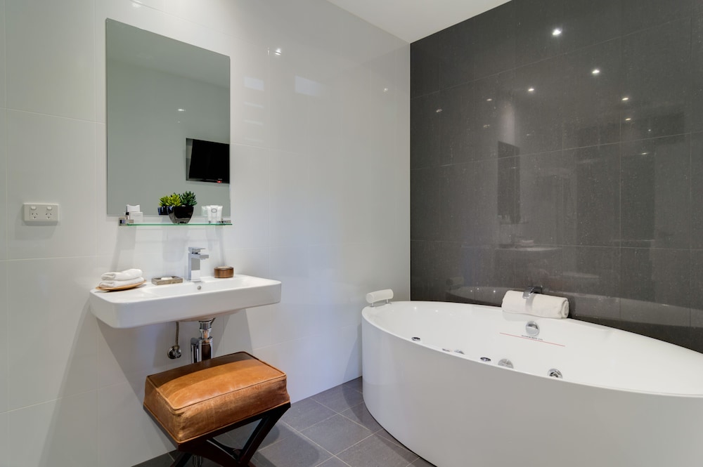 Spa Apartment thumbnail 5