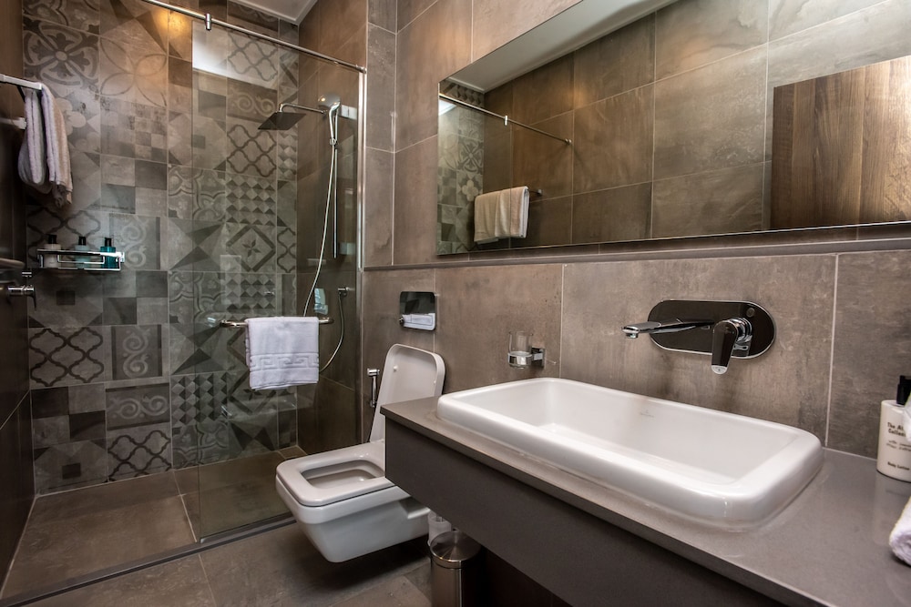 1 Bedroom Standard Suite - Photo 3