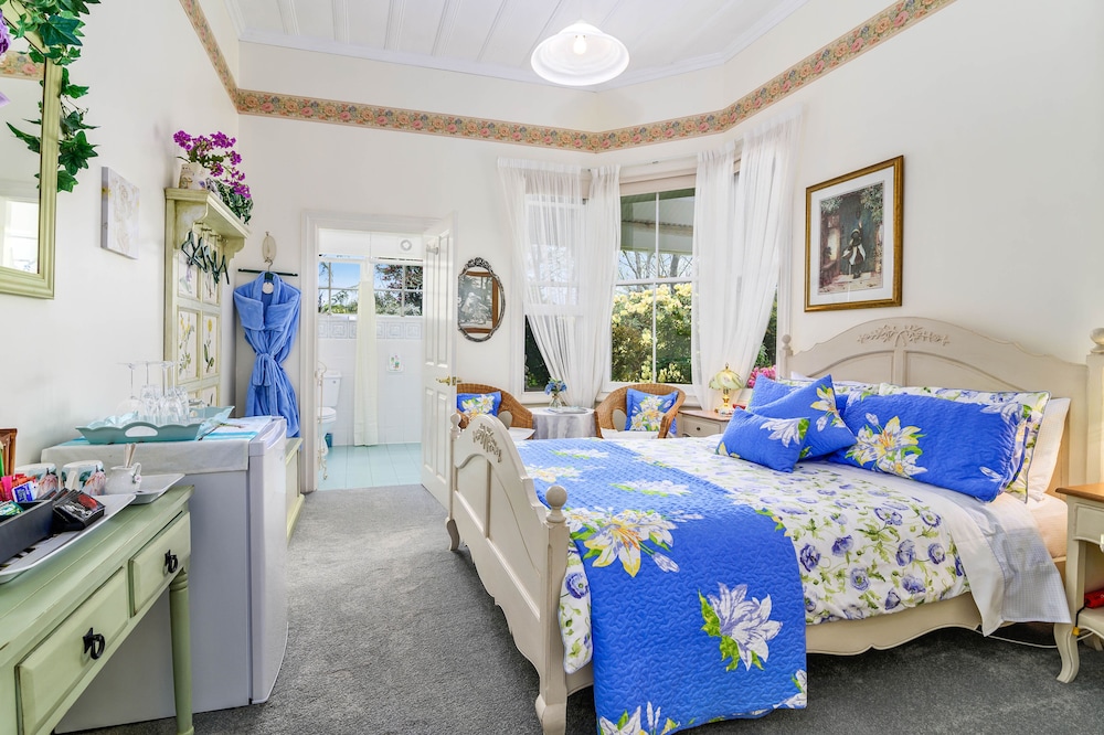 Country Corner Room