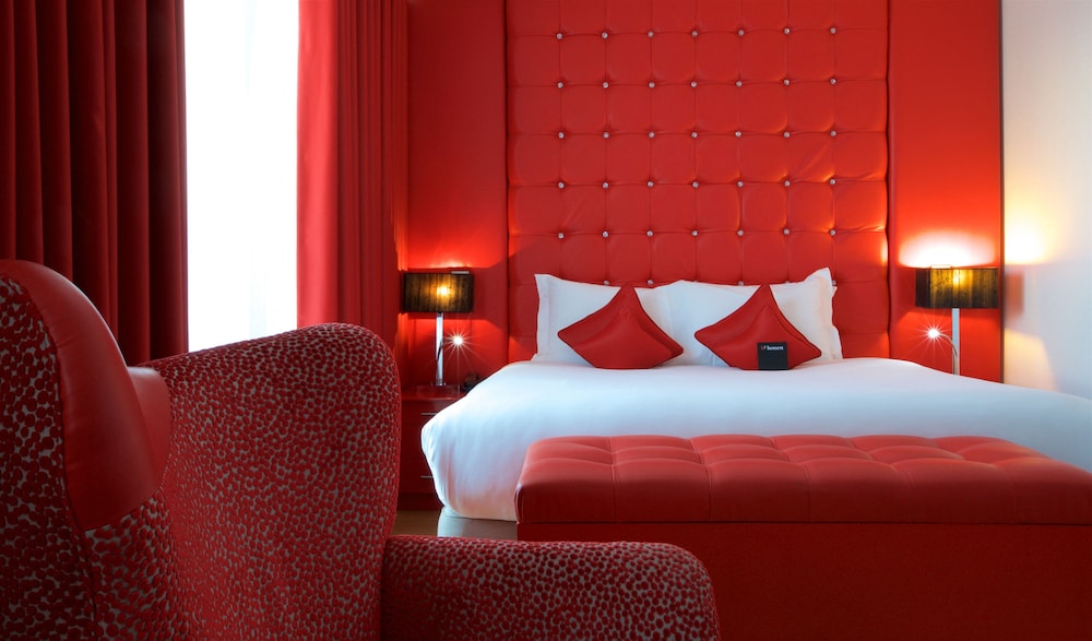 Premium Double Room, 1 King Bed, Balcony, City View