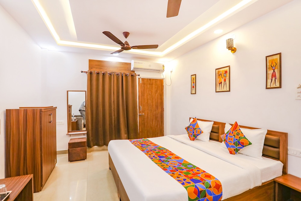 Executive Room - Photo 1