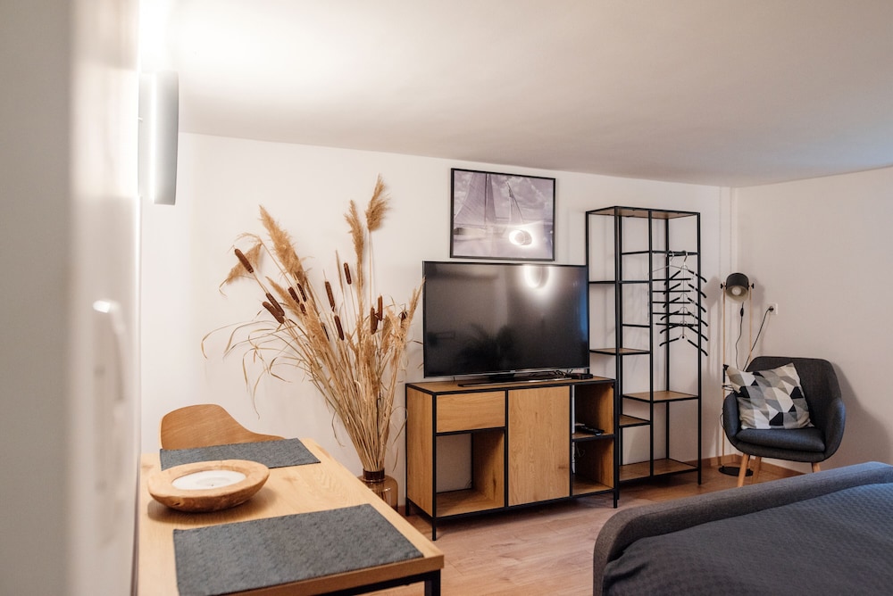 Studio, 1 Double Bed, Garden View photo 2