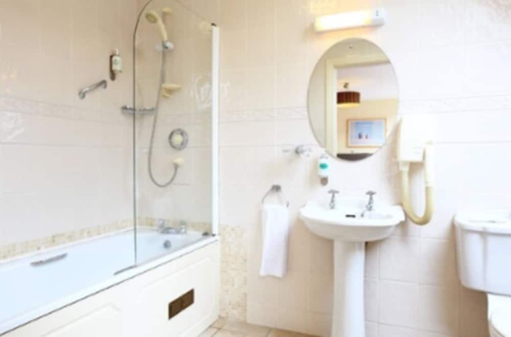 Twin Room - Photo 2