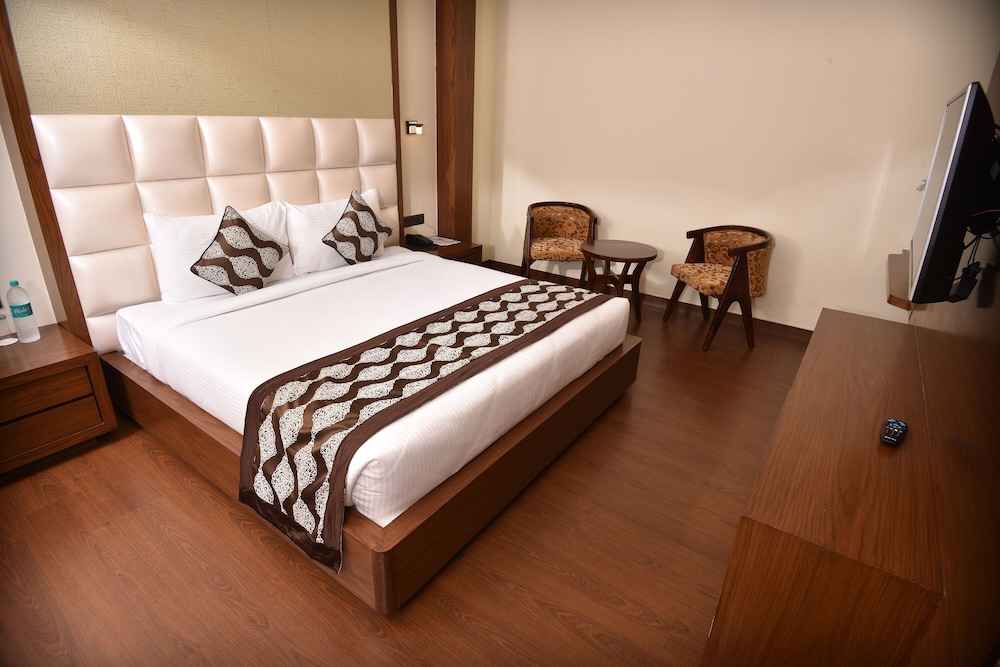 Deluxe Room - Photo 7