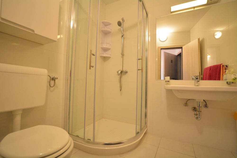 Apartment, 2 Bedrooms, Terrace, Park View photo 3