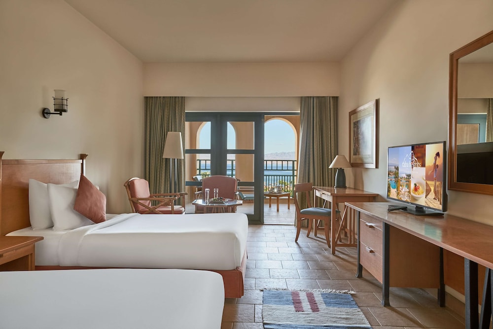 Standard Room Pool and Sea View Twin Bed - Photo 6