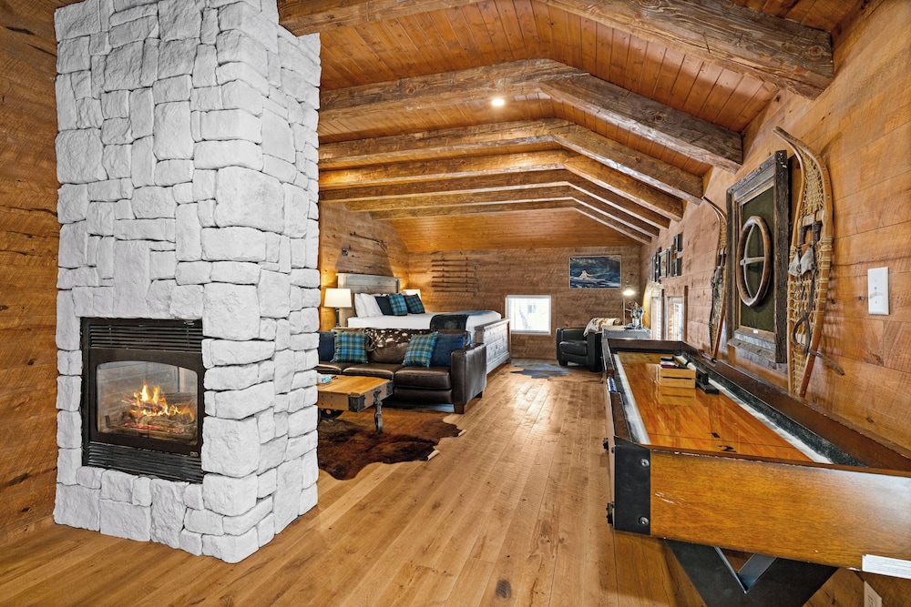 Coachman's Suite photo 2